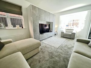 Lounge- click for photo gallery